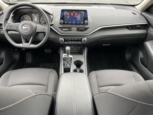 2025 Nissan Altima S - Photo 12