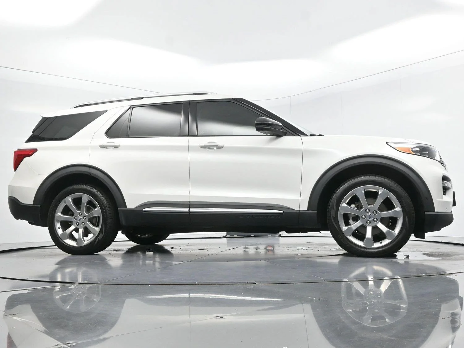 Used 2020 Star White Metallic Tri-Coat Ford Platinum image 51