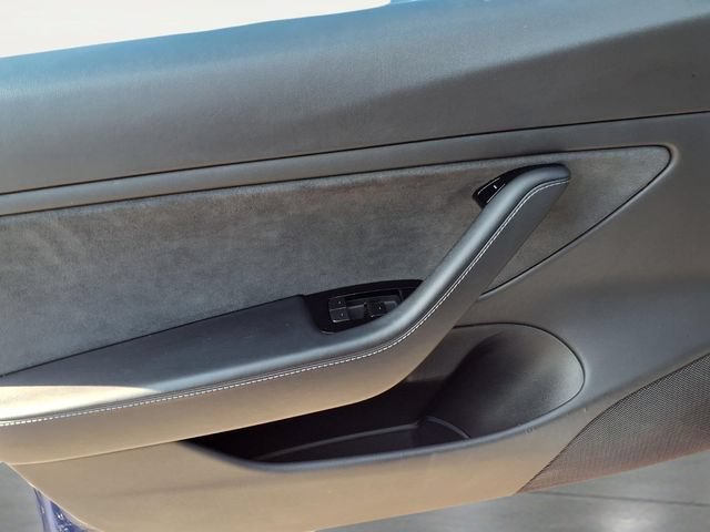 Used 2018  Tesla Long Range Battery image 12
