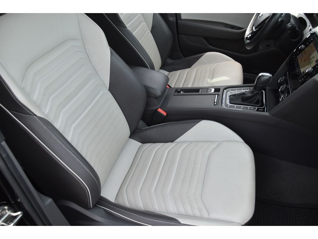 Used 2020 Deep Black Pearl Volkswagen SEL Premium R-Line image 30