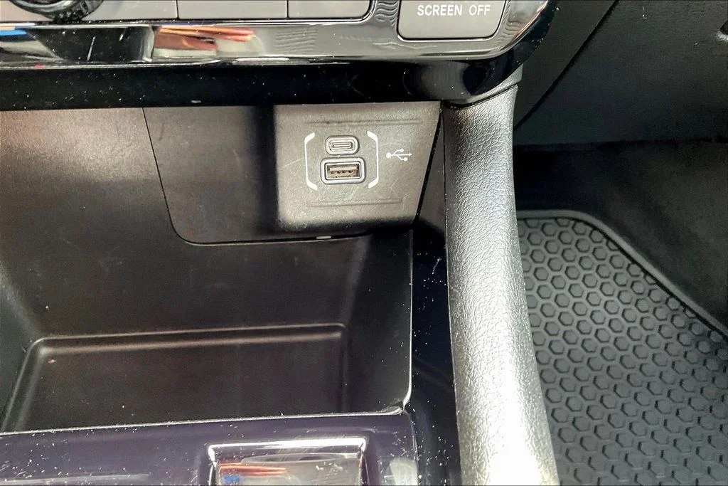 Used 2025 White Jeep Trailhawk image 19
