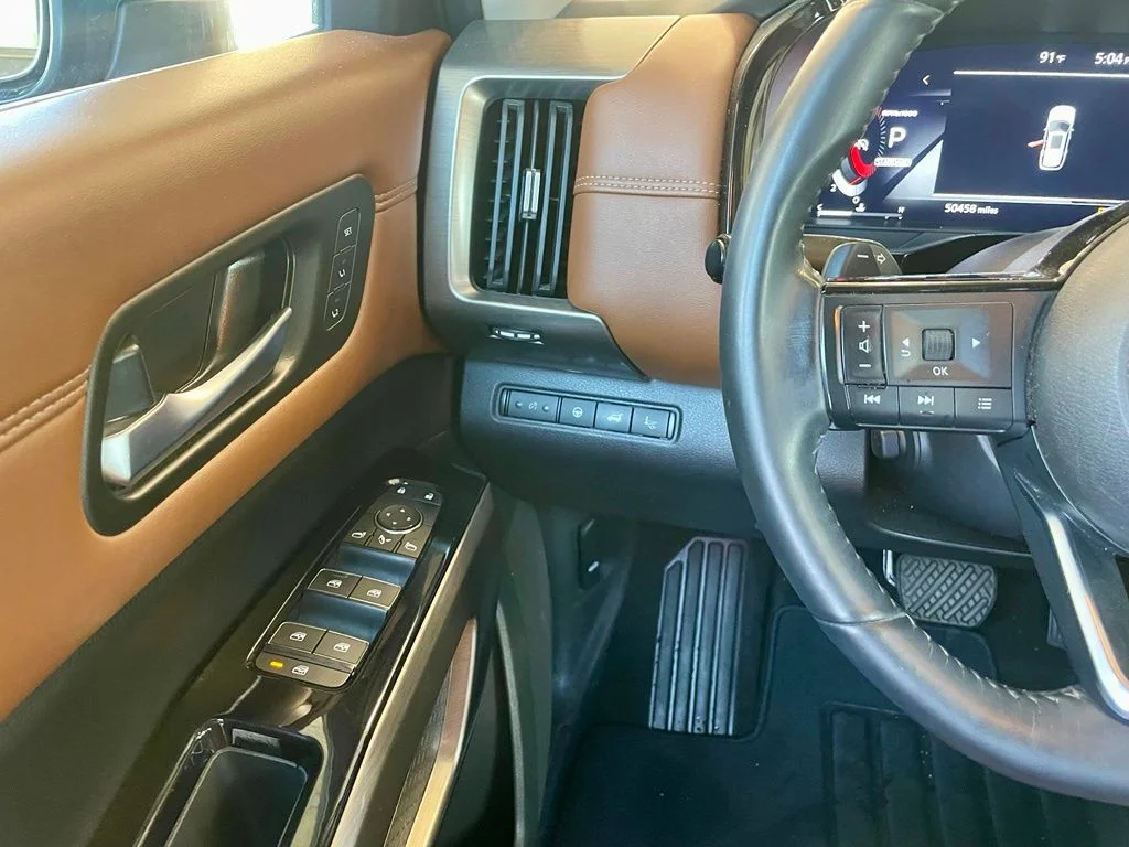 Used 2024 Gray Nissan Platinum image 14