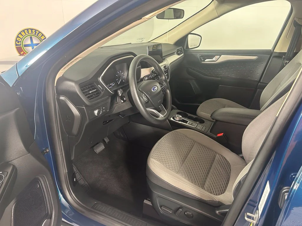 Used 2020 Green Ford SE image 7
