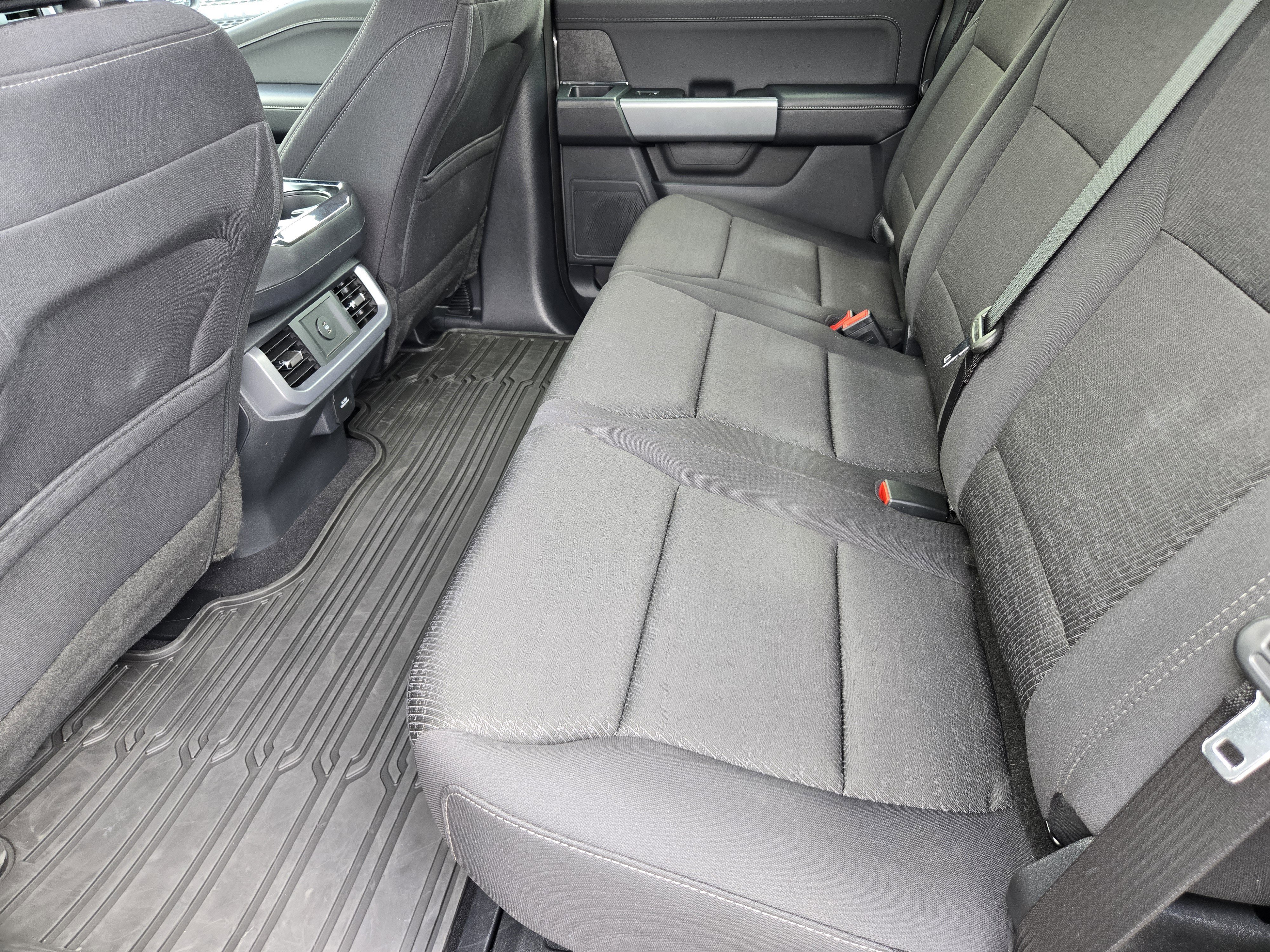 New 2026 Carbonized Gray Metallic Ford XLT image 19