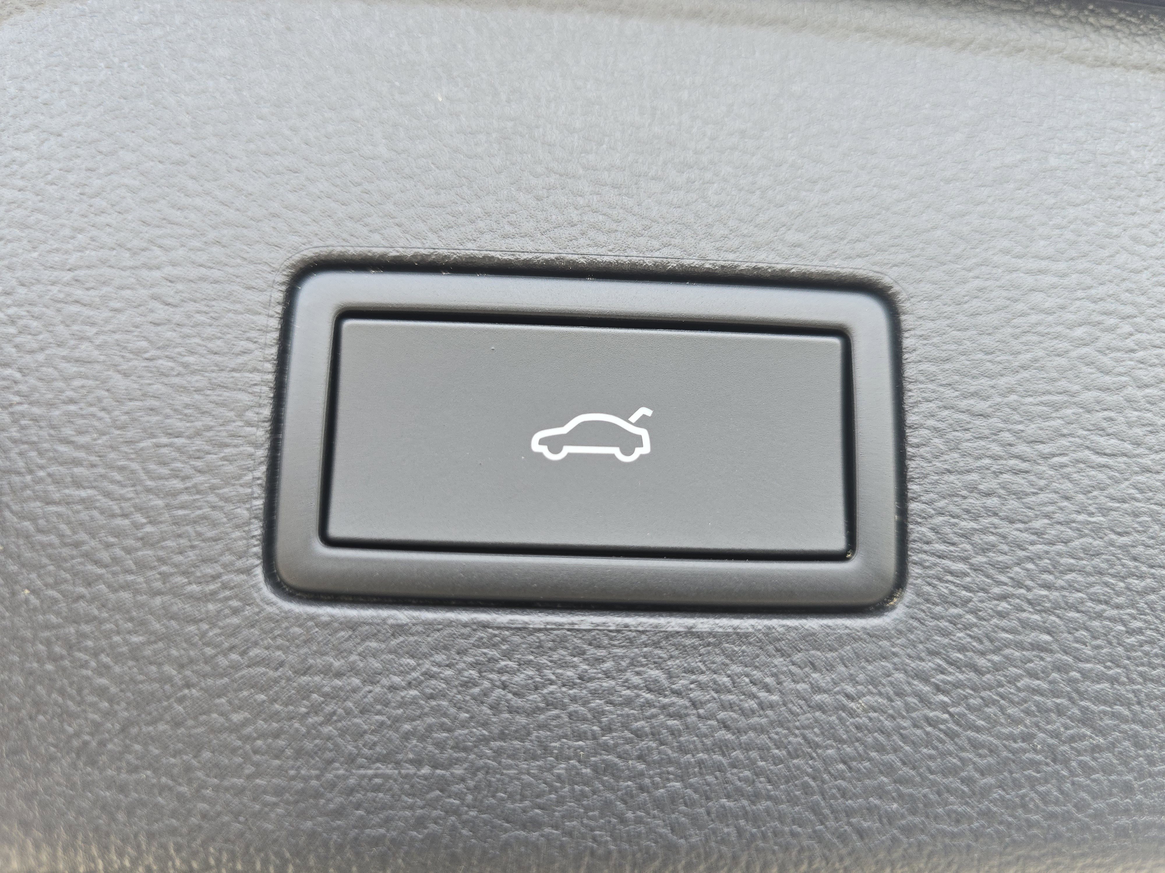 New 2026 Deep Black Pearl Volkswagen 2.0T Peak Edition image 17