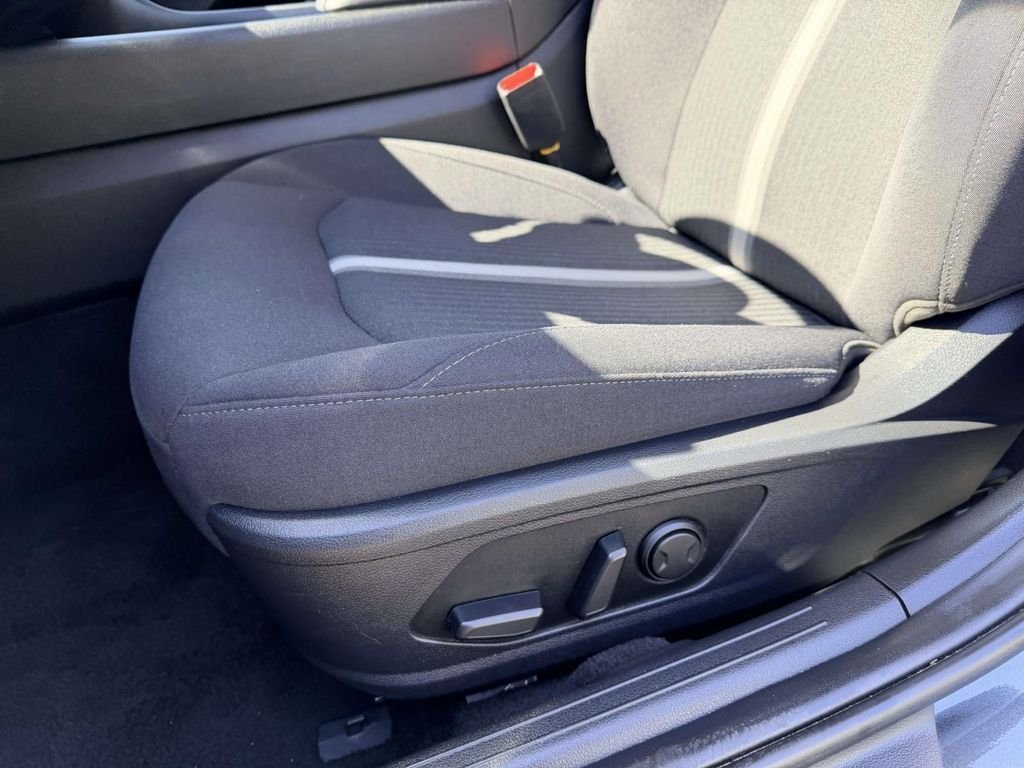 Used 2025 Gray Hyundai SEL image 19