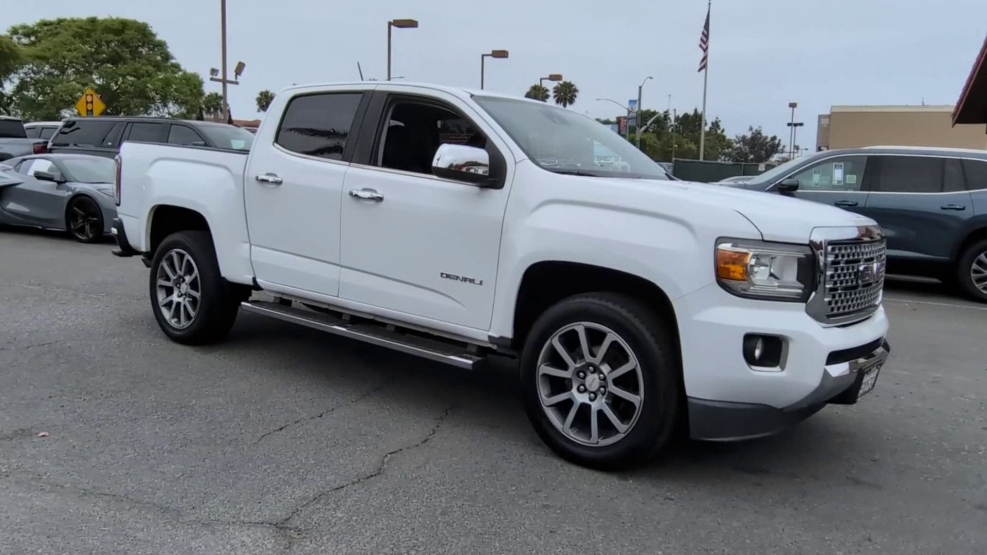 Used 2018 SUMMIT WHITE GMC 2WD Denali image 3
