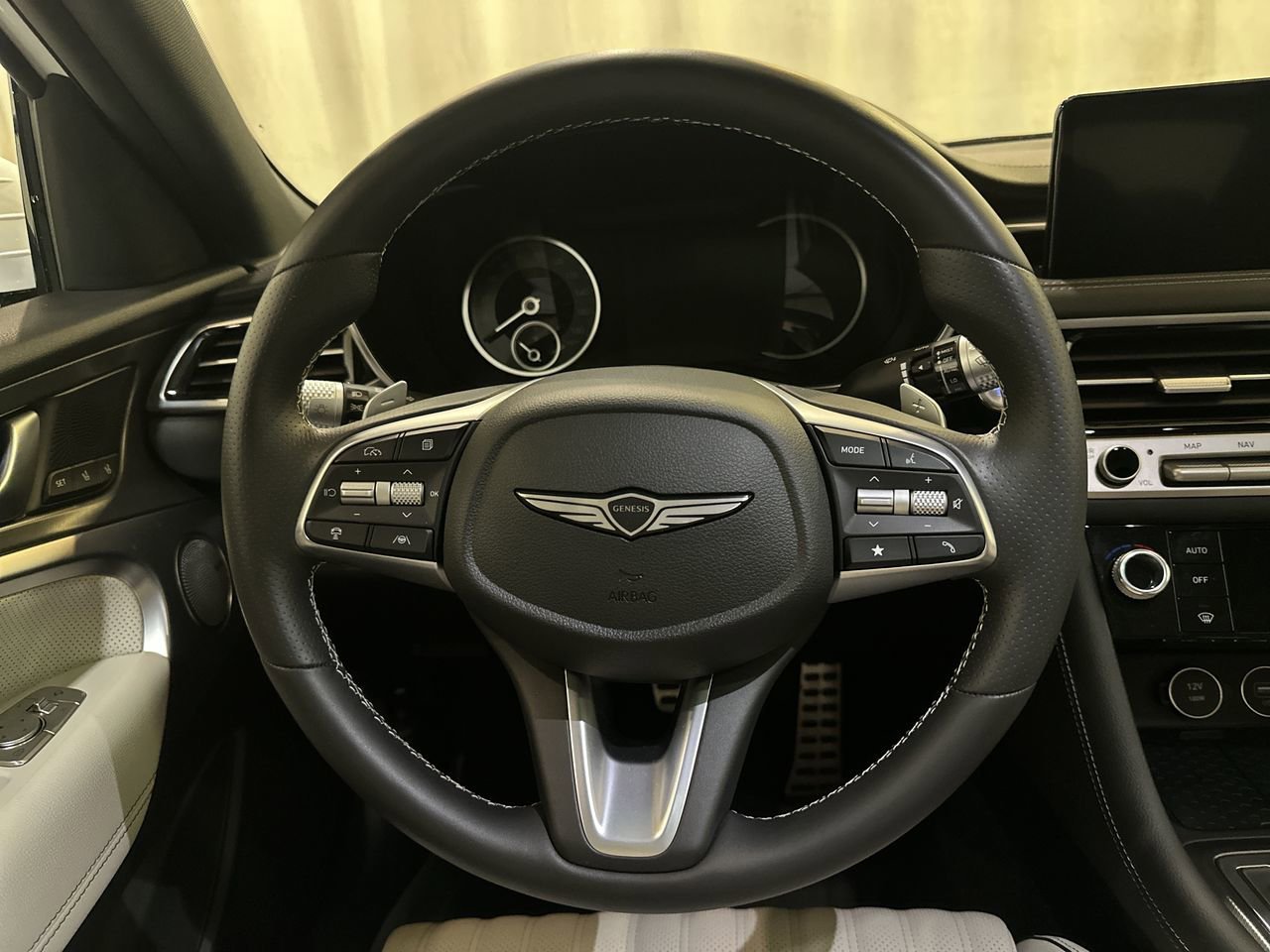 2025 GENESIS G70 Sport Advanced - Photo 16
