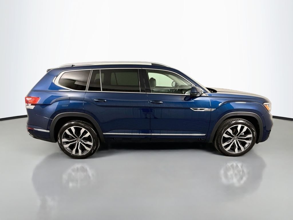 Used 2022  Volkswagen 3.6L V6 SEL Premium R-Line image 8