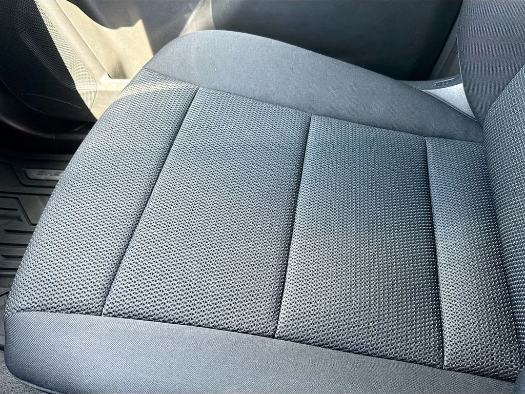 Used 2023 Silver GMC Elevation image 22