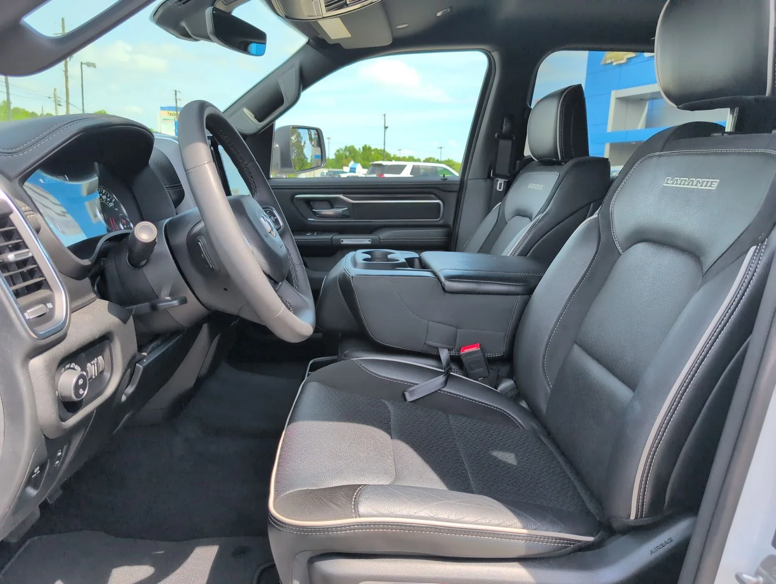 Used 2025 White Ram Laramie image 10