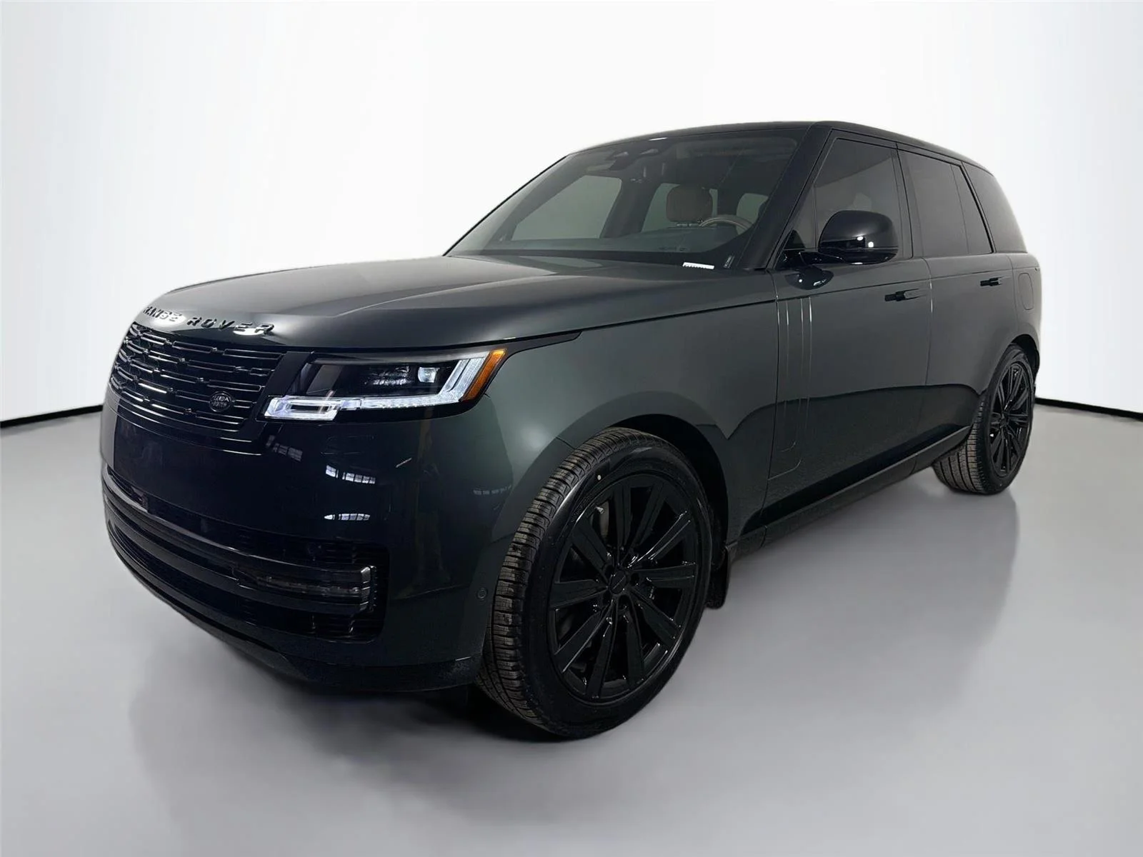 2026 Land Rover Range Rover 3.0 PHEV SE SWB's photo