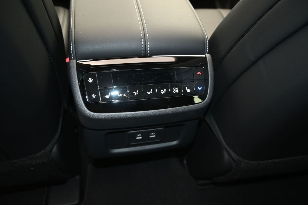 New 2027 MINERAL BLACK INFINITI Luxe FWD image 19