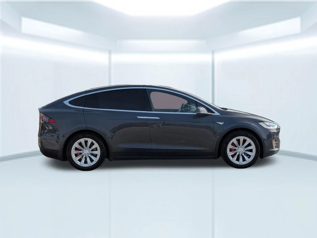 Used 2016 Gray Tesla P90D image 7