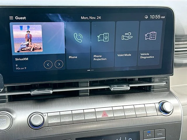 Used 2025 Green Hyundai SEL image 14