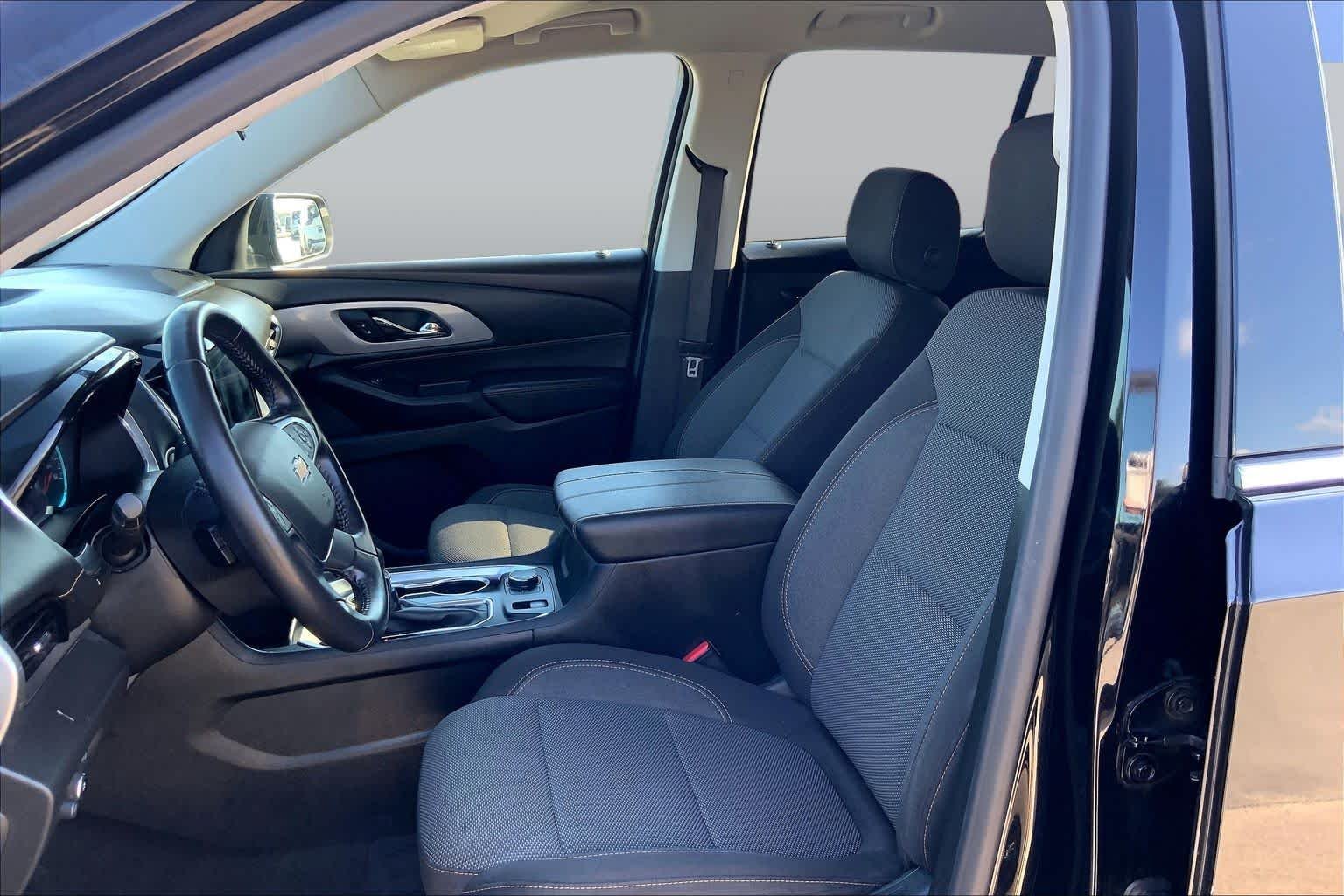 Used 2021 Mosaic Black Metallic Chevrolet LT Cloth image 8