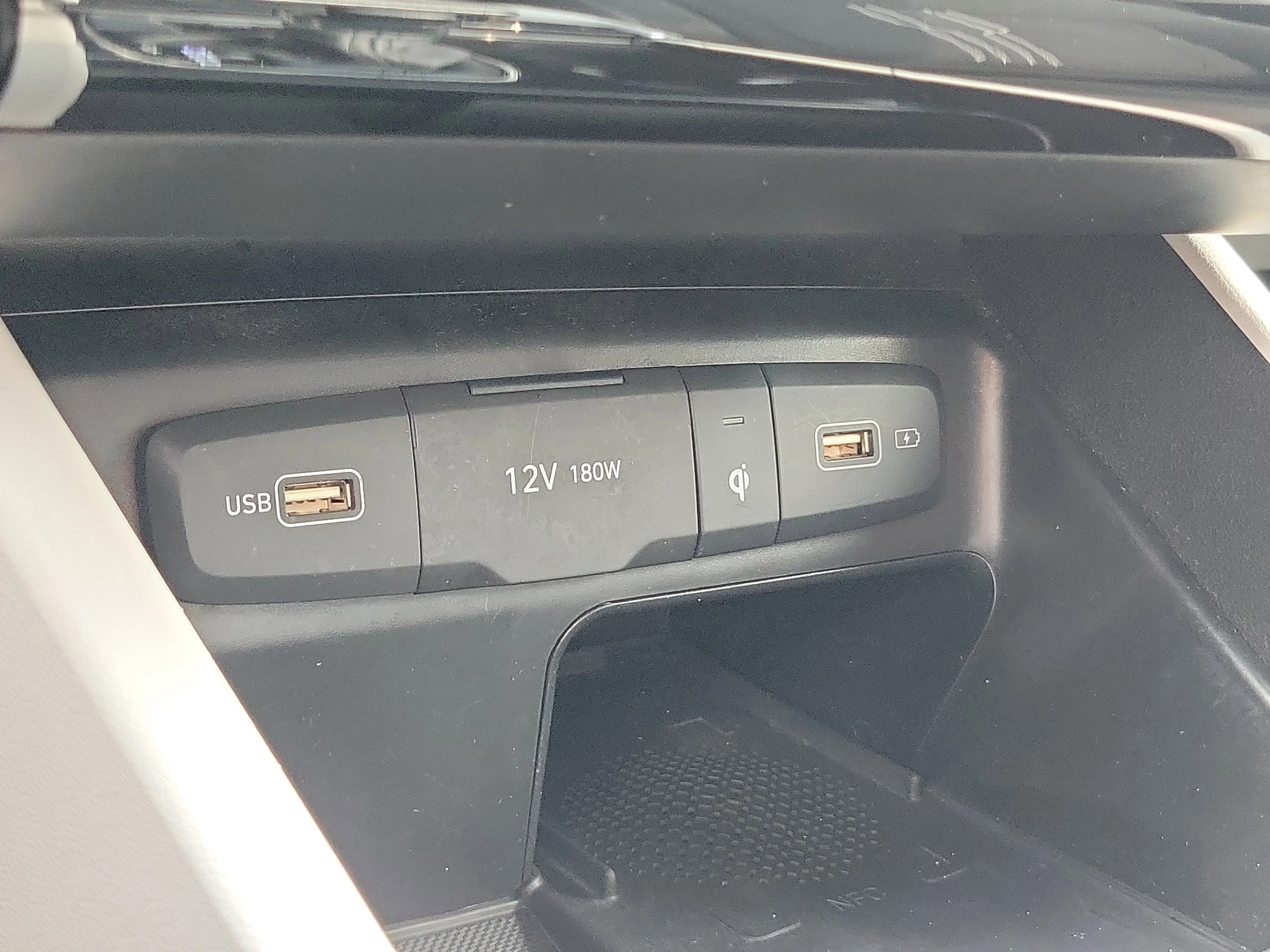 Used 2023 Serenity White Pearl Hyundai SEL image 27