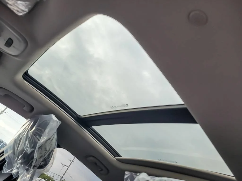 New 2026 Ebony Twilight Metallic Buick Avenir image 11