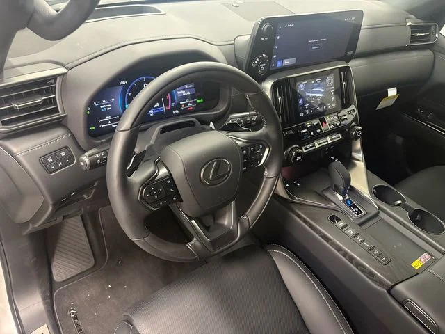 New 2026 White Lexus 700h Luxury image 16