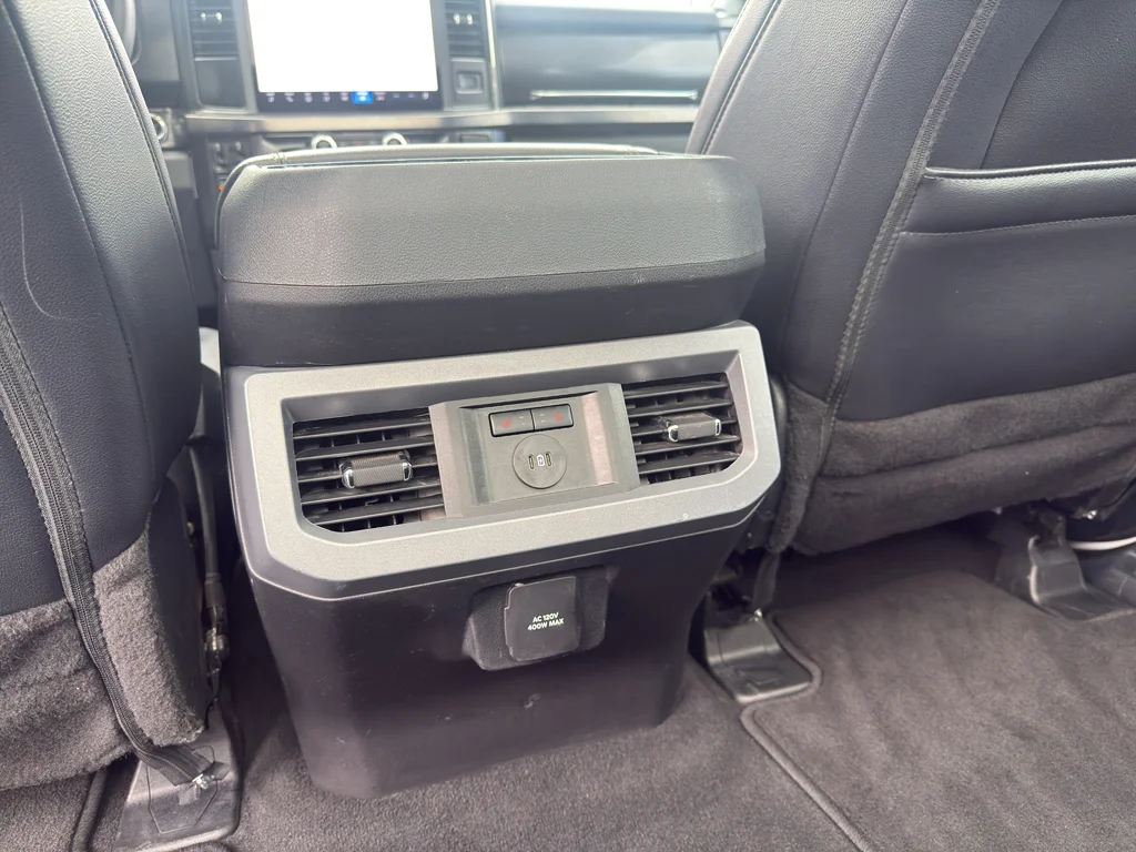 Certified Used 2025 Oxford White Ford LARIAT image 20