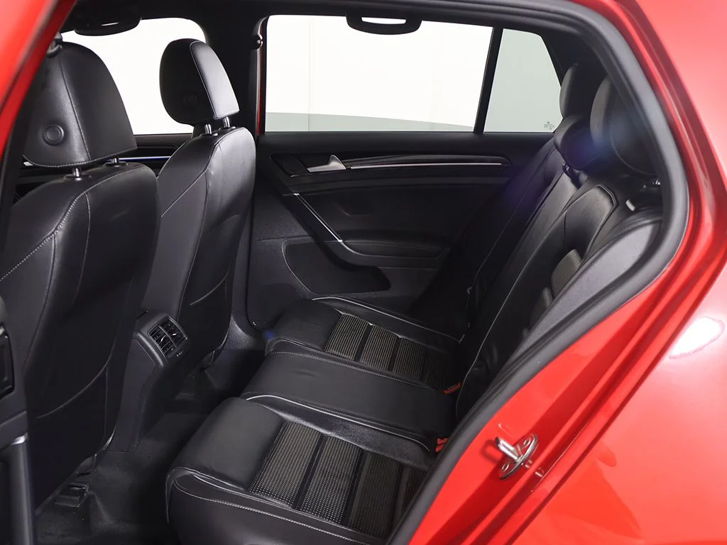 Used 2019 Red Volkswagen DCC & Navigation 4Motion image 29