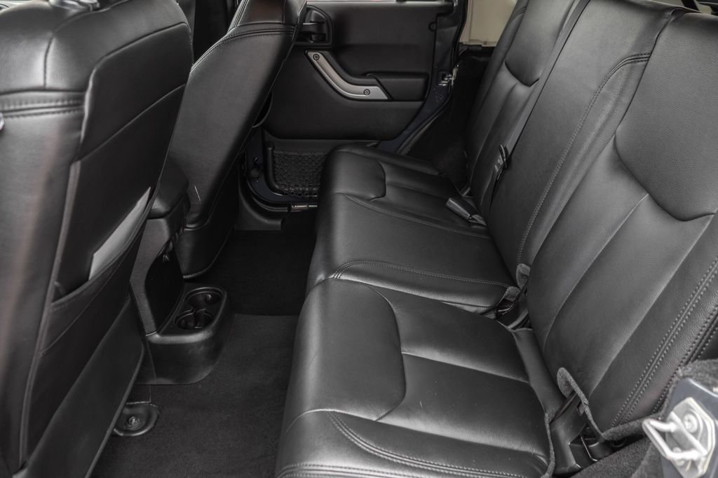 Used 2017 Black Jeep Unlimited Sahara image 27