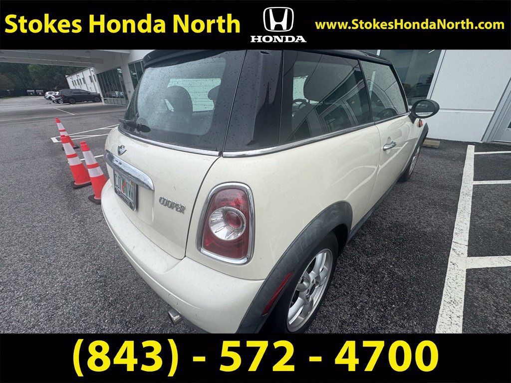 Used 2011 White MINI Base image 8