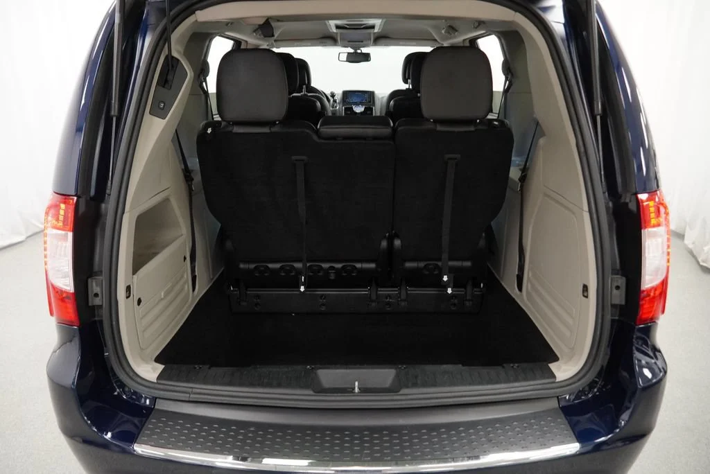 Used 2016 Blue Chrysler Touring image 37