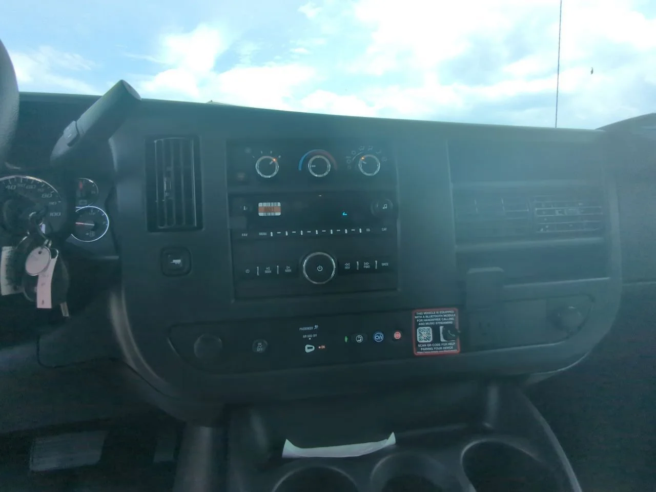 New 2025 Summit White GMC Work Van image 18