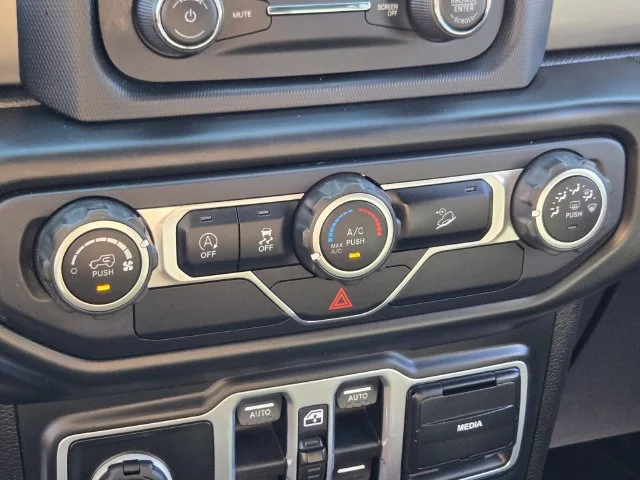 Used 2018 White Jeep Unlimited Sport S image 28