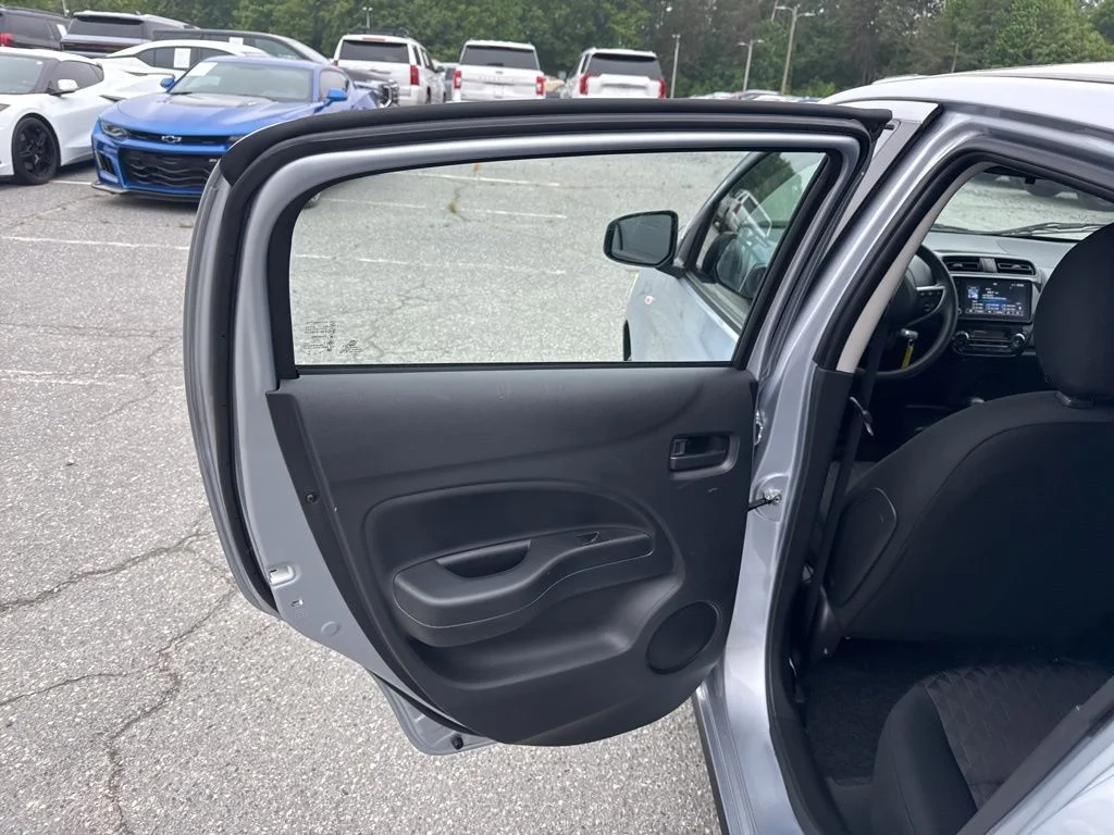 Used 2024 Silver Mitsubishi ES image 23