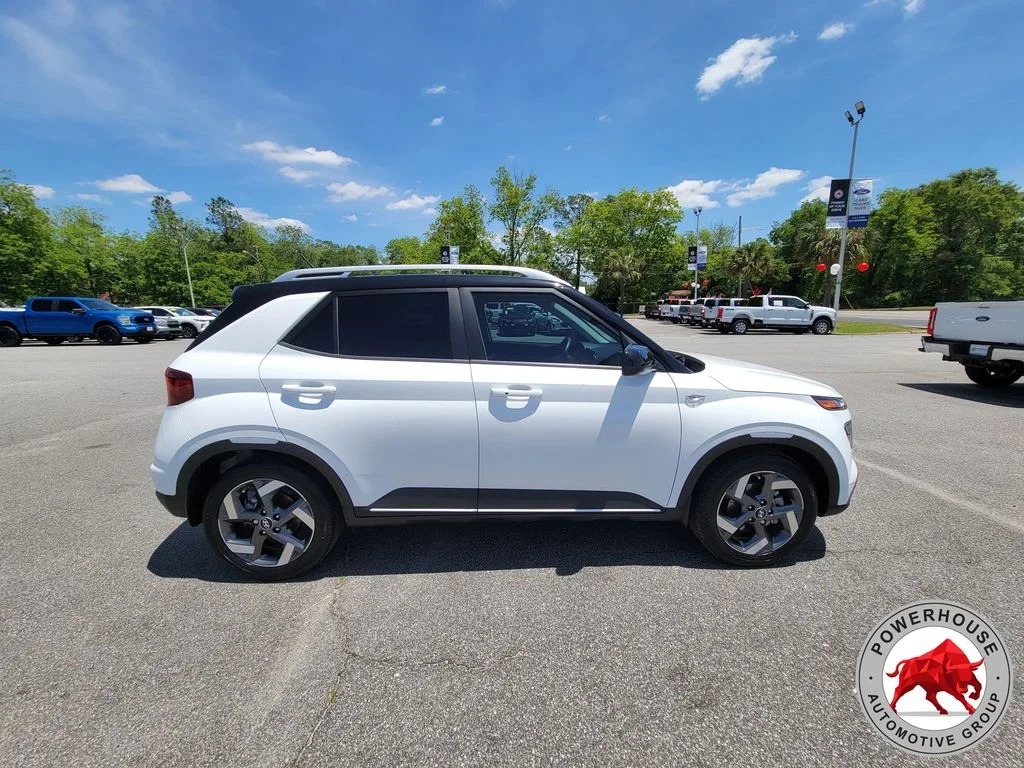 Used 2025 White Hyundai Limited image 7