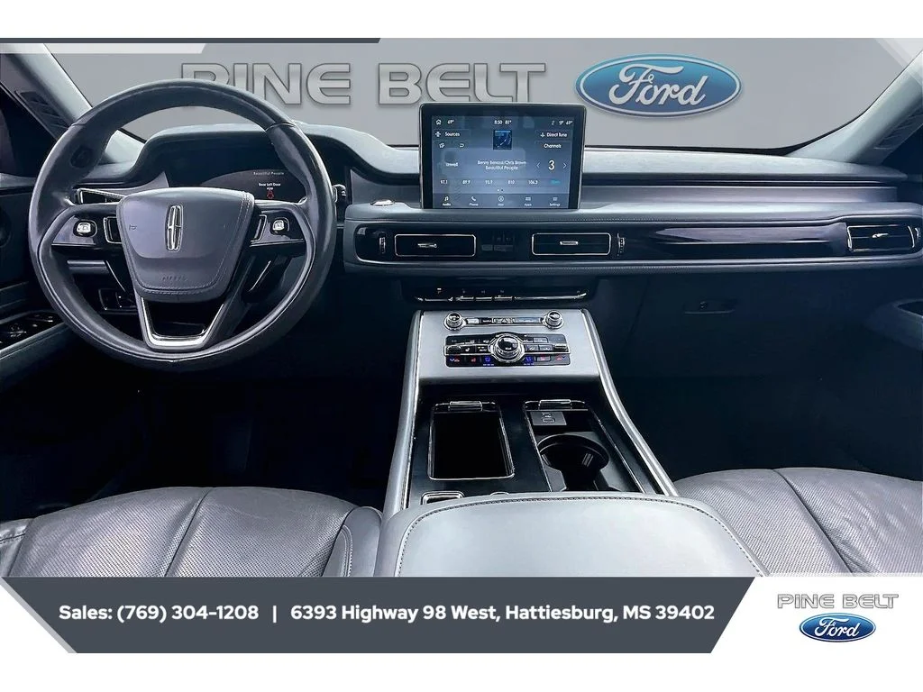 Used 2020 Pristine White Metallic Tri-Coat Lincoln Reserve image 13