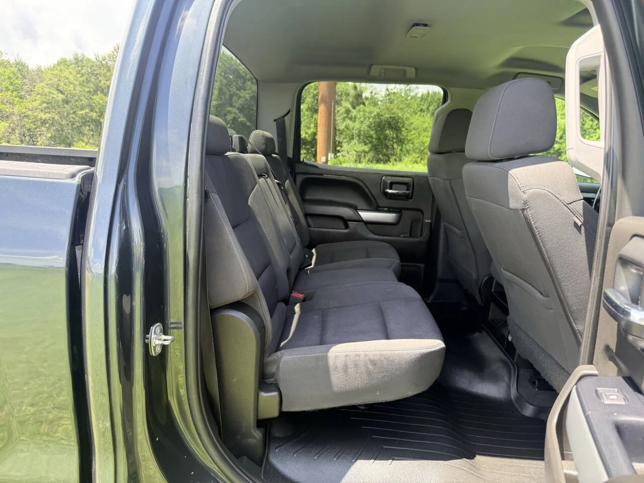 Used 2018 Gray Chevrolet LT Z71 4x4 4dr Crew Cab 5.8 ft. SB image 16