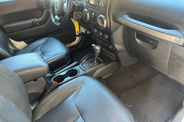 Used 2016 White Jeep Unlimited Sport image 17
