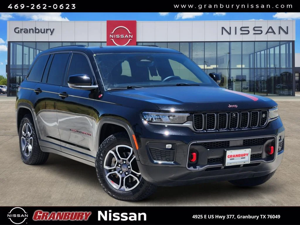 Used 2022 Black Jeep Trailhawk image 1