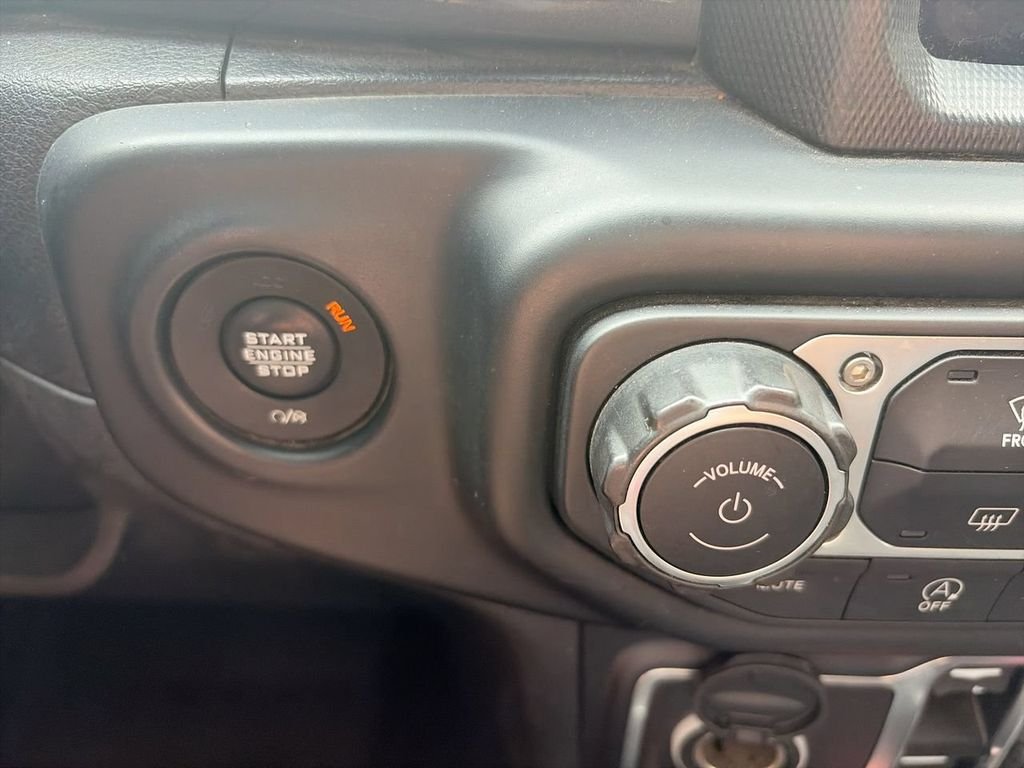 Used 2020 Gray Jeep Unlimited Sahara Altitude image 25