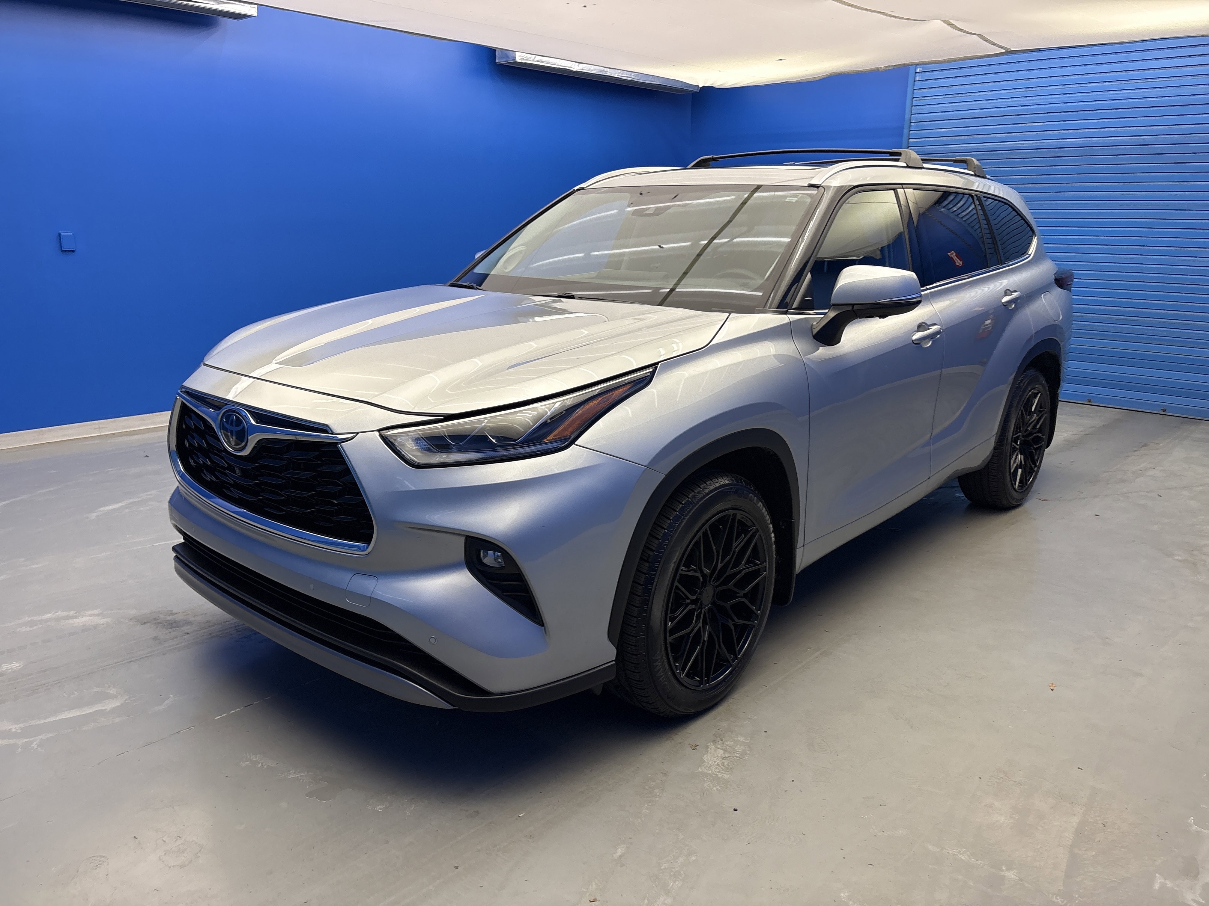 Used 2023 Celestial Silver Metallic Toyota Platinum image 4