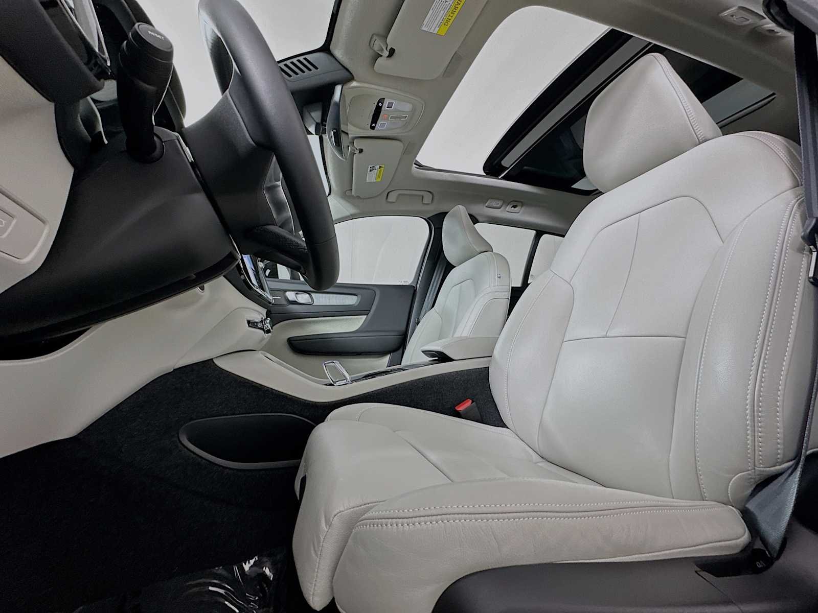 2026 Volvo XC40 Ultra - Photo 19