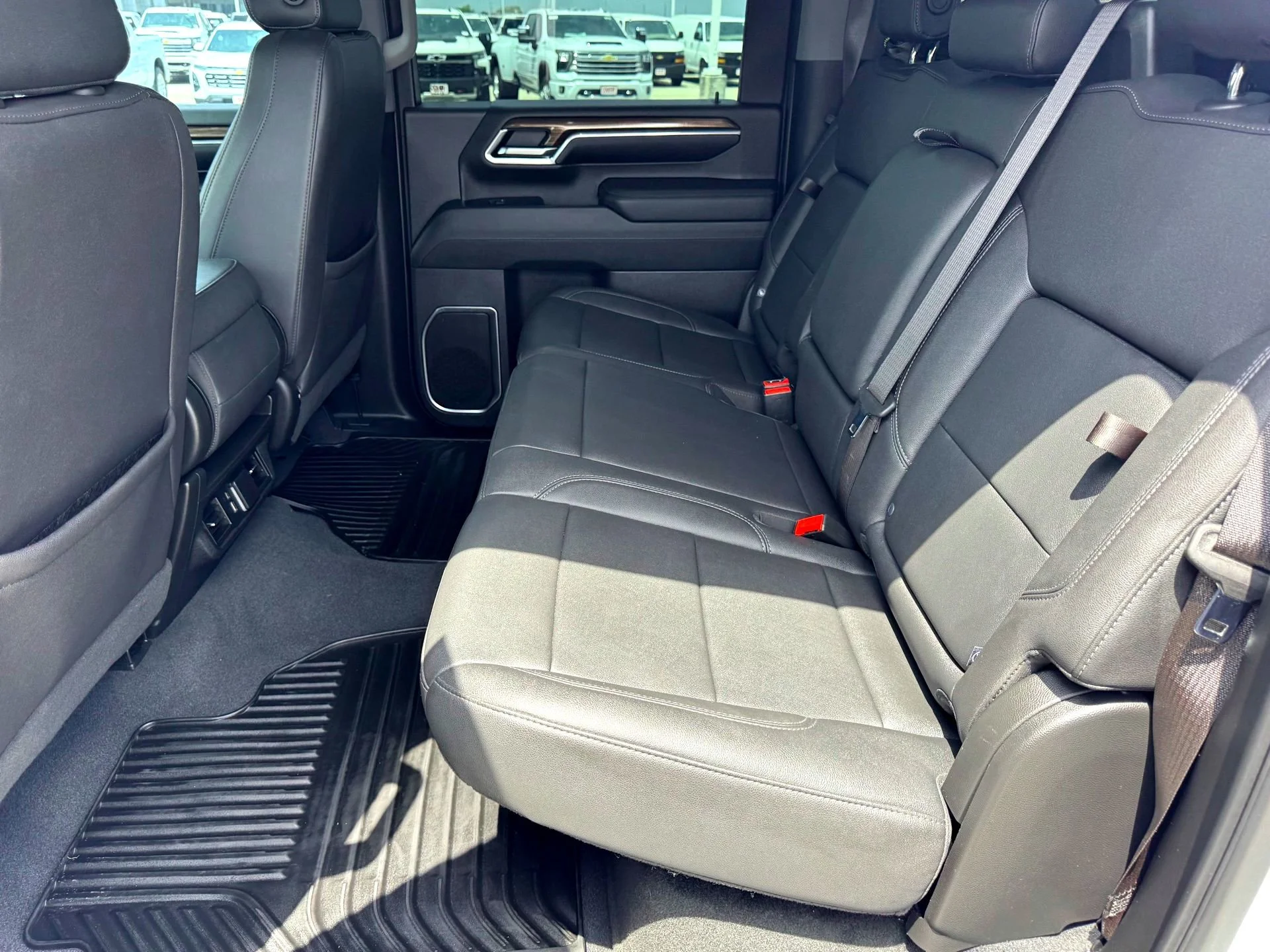 Used 2024 Iridescent Pearl Tricoat Chevrolet LT image 18