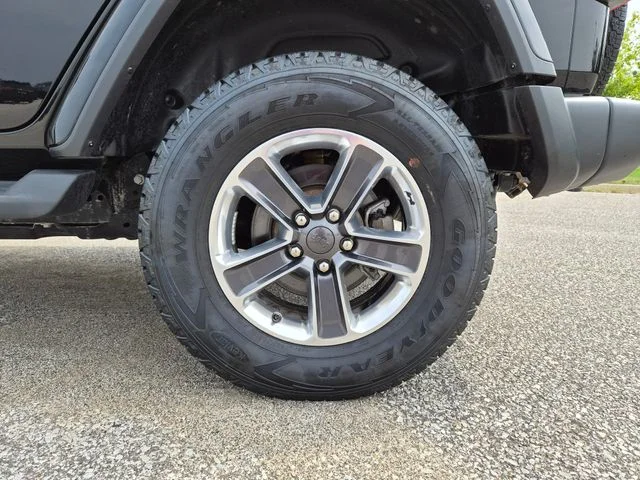 Used 2021 Black Jeep Unlimited Sahara image 10