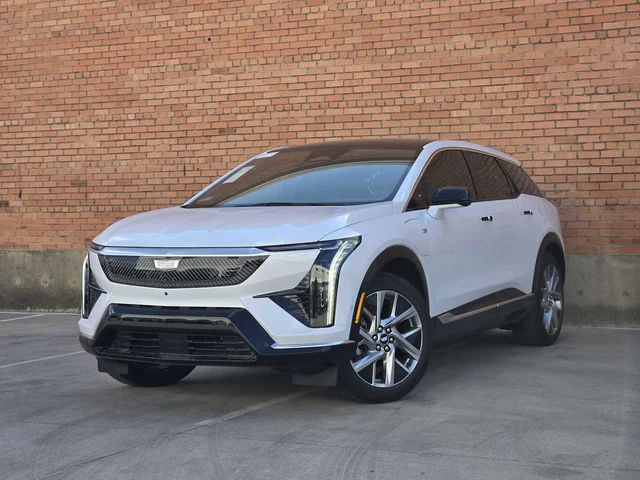 2027 Cadillac OPTIQ Luxury