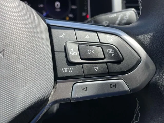 Used 2023  Volkswagen SEL image 22