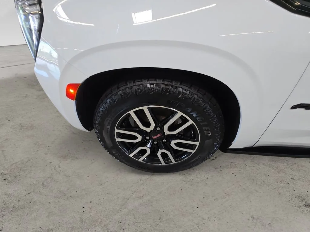 2023 GMC Yukon XL AT4 - Photo 14