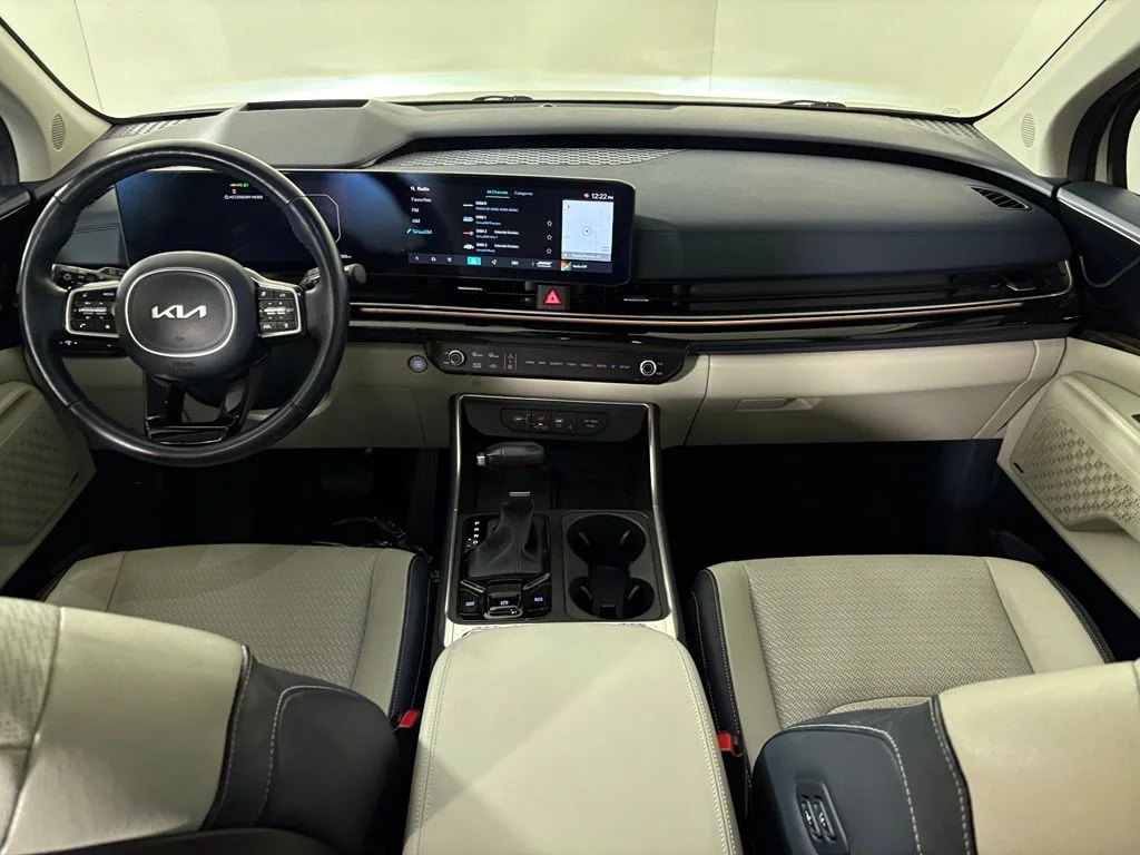 Used 2025 White Kia SX Prestige image 35