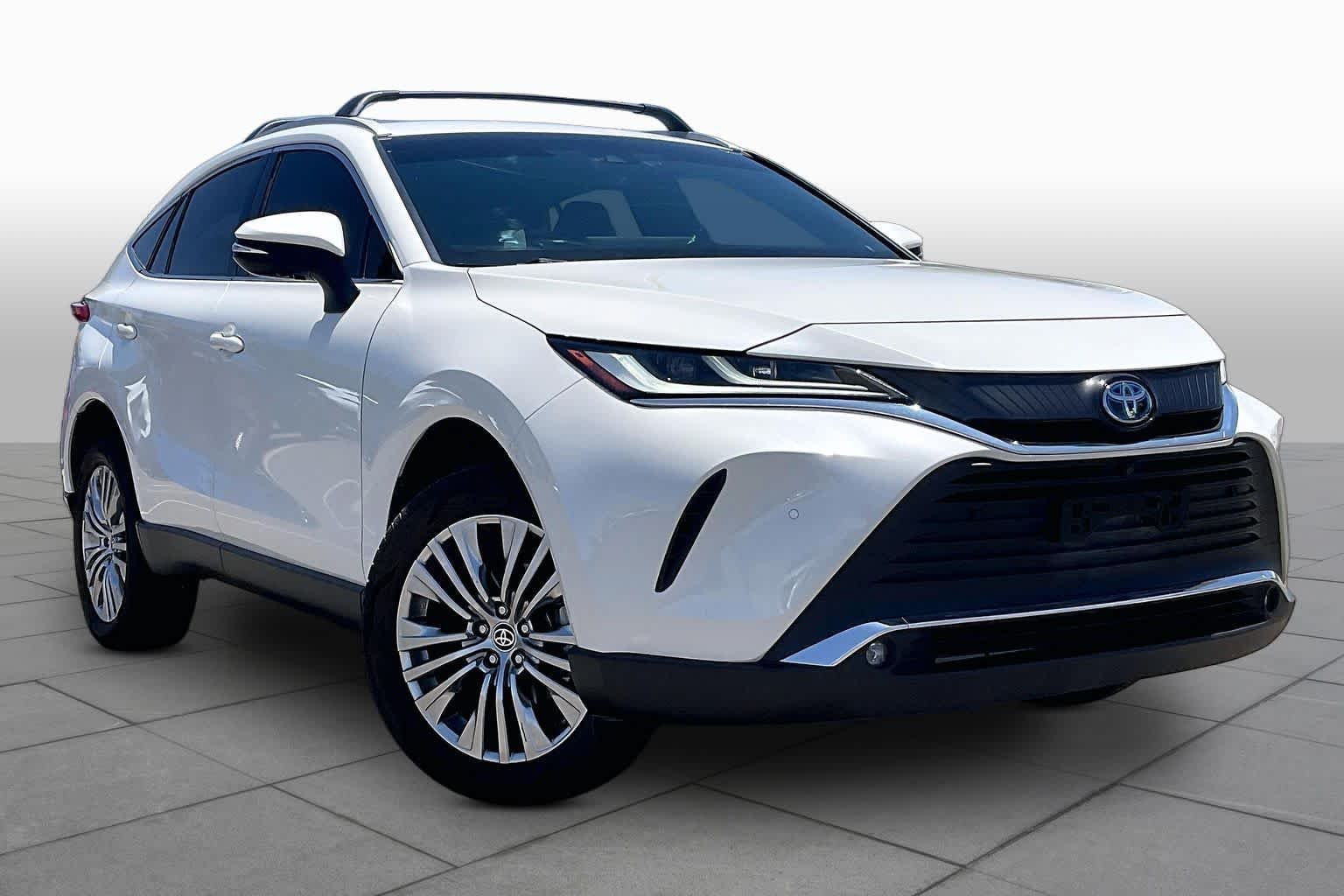 Used 2022 Blizzard Pearl Toyota Limited image 3