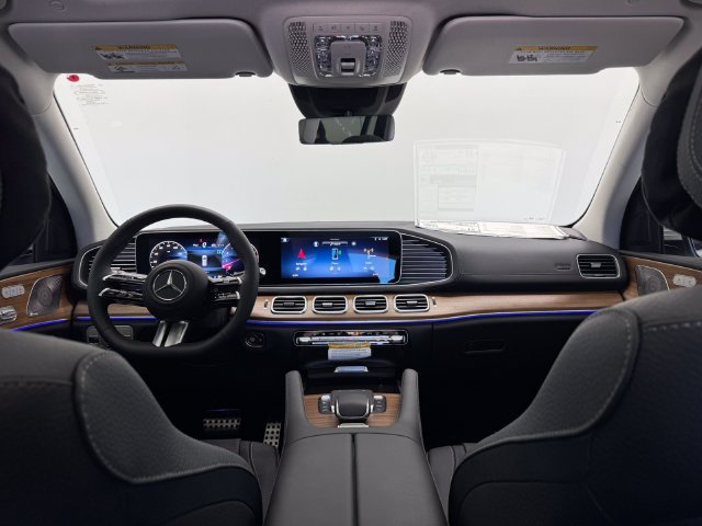 New 2026 MANUFAKTUR Moonlight White Metallic Mercedes-Benz GLS 450 image 53