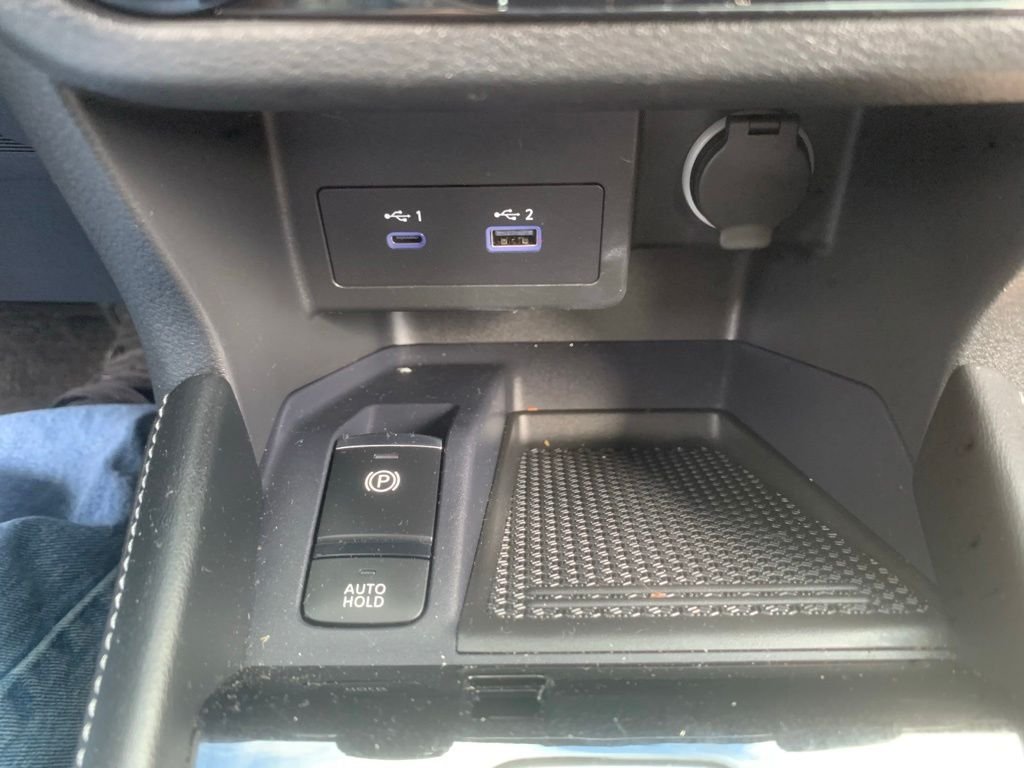 Used 2023 Aspen White/Super Black Nissan SR image 18