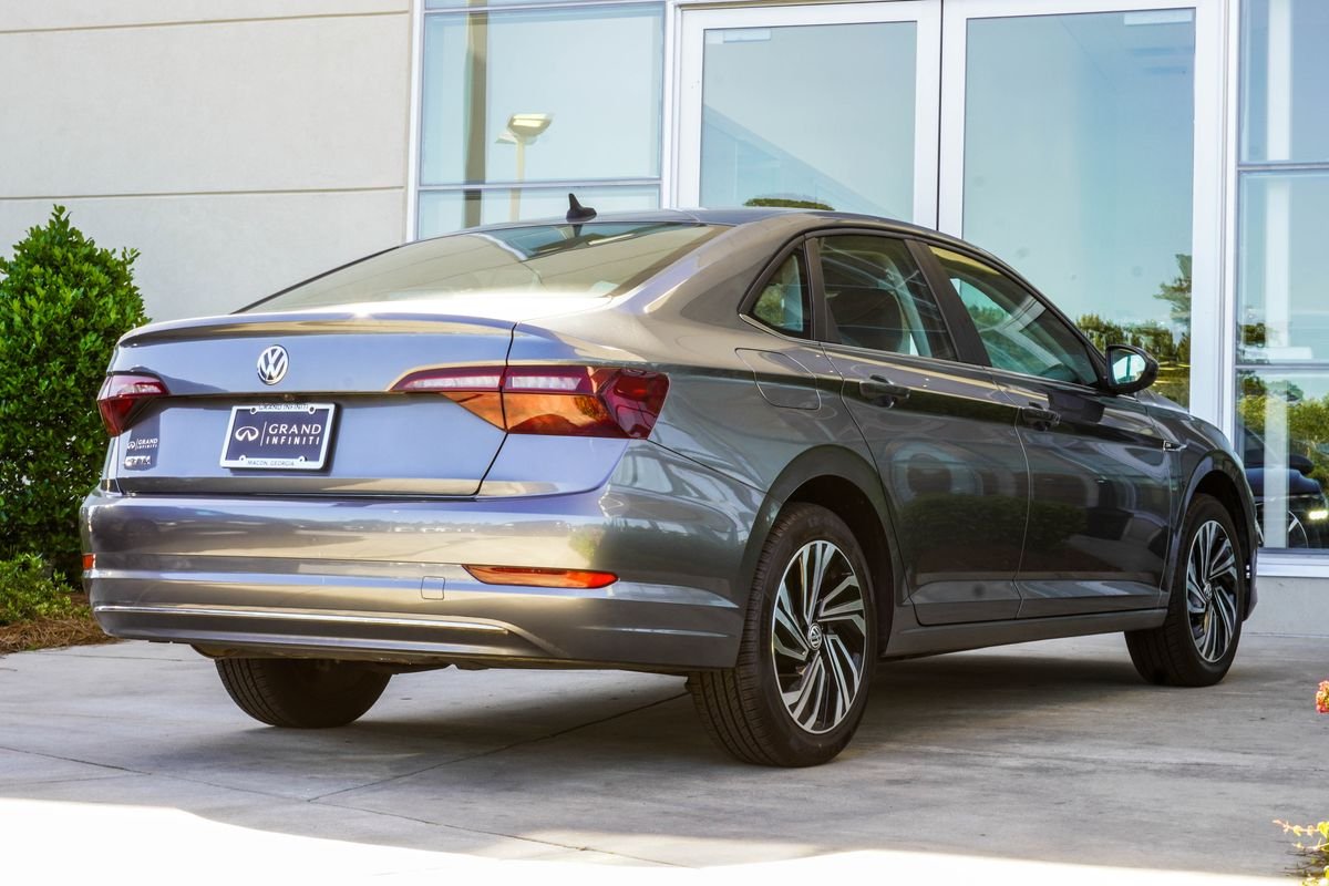 Used 2020 Gray Volkswagen SEL image 13