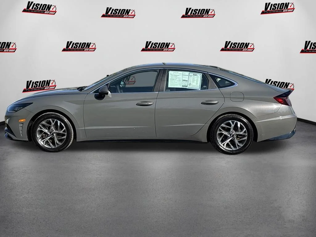Used 2023 Gray Hyundai SEL image 8